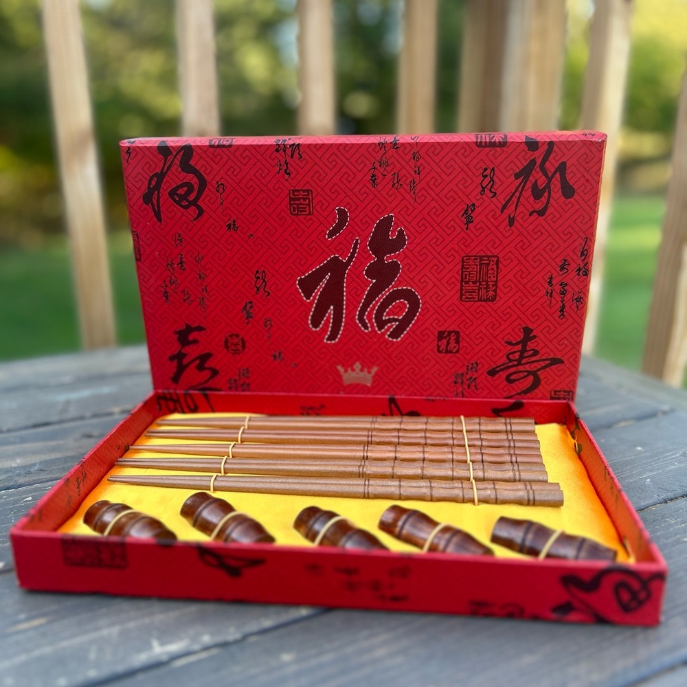 SET‎ 5 Pairs Chopsticks/Rests/Gift Box Wood Pyrograph Carved New In Box